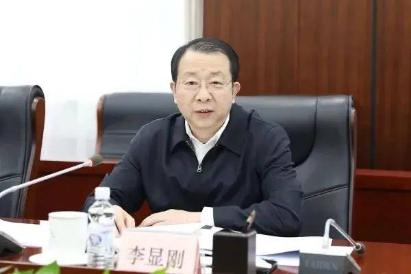 副部级李某某，被留置前一晚仍在会所大吃大喝