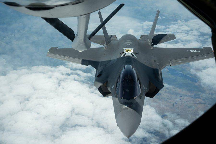 全世界首支混编双五代机，美媒：中国空军歼-35实力远超西方F-35
